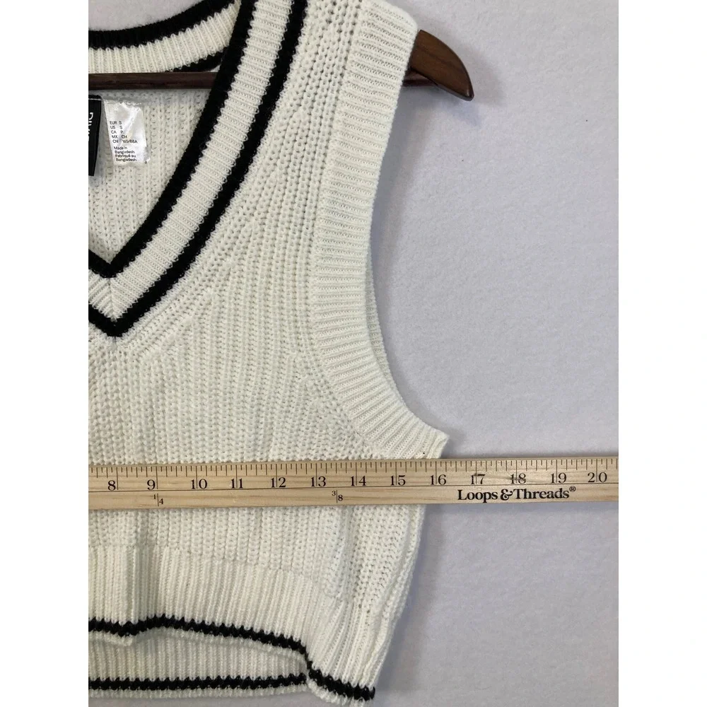 H&M Divided classic sweater